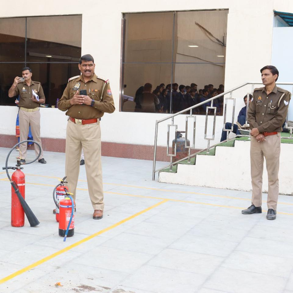 A mock fire and evacuation drill was conducted for students and teachers-4