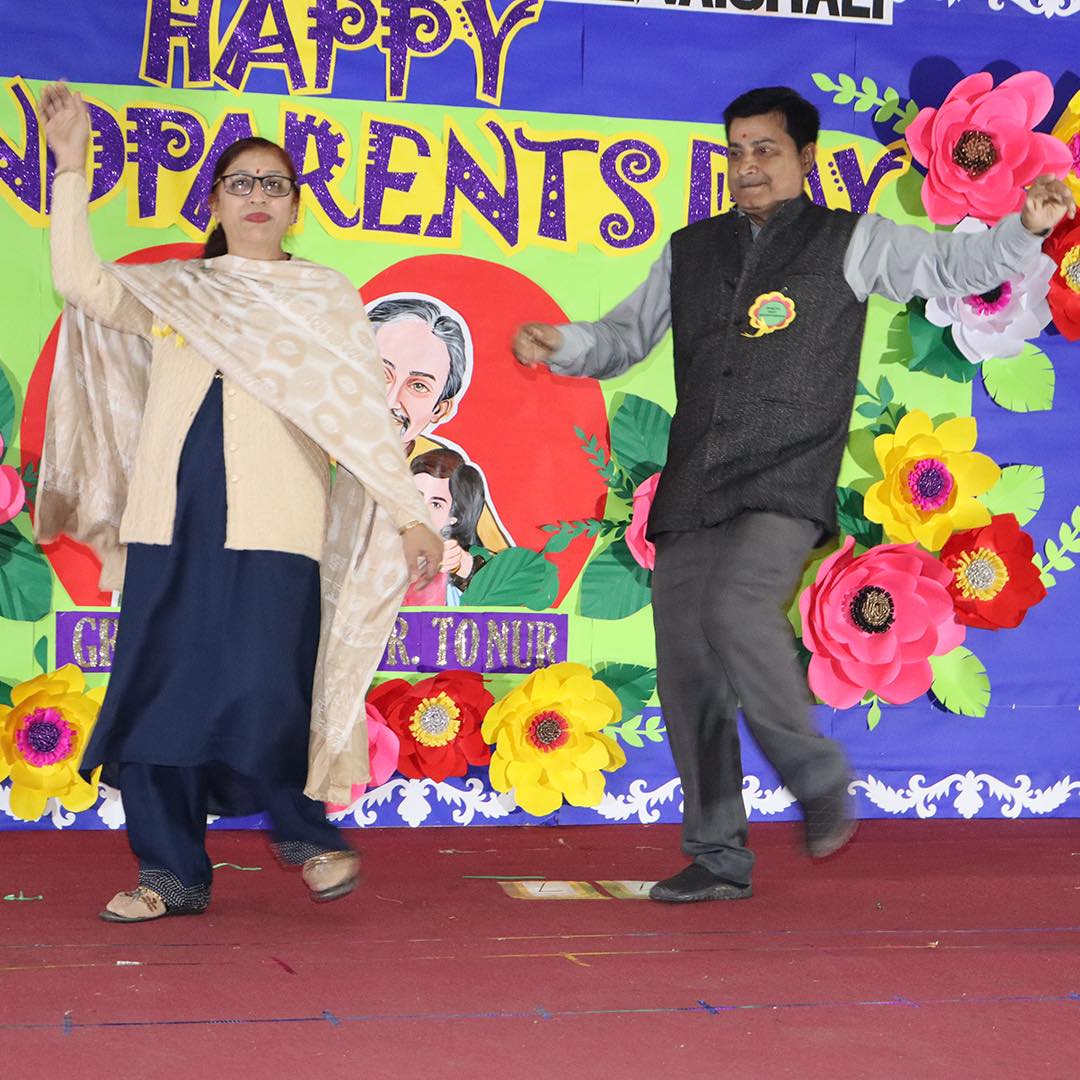 students of grades Pre- Nursery and Nursery organised Grandparents day!-3